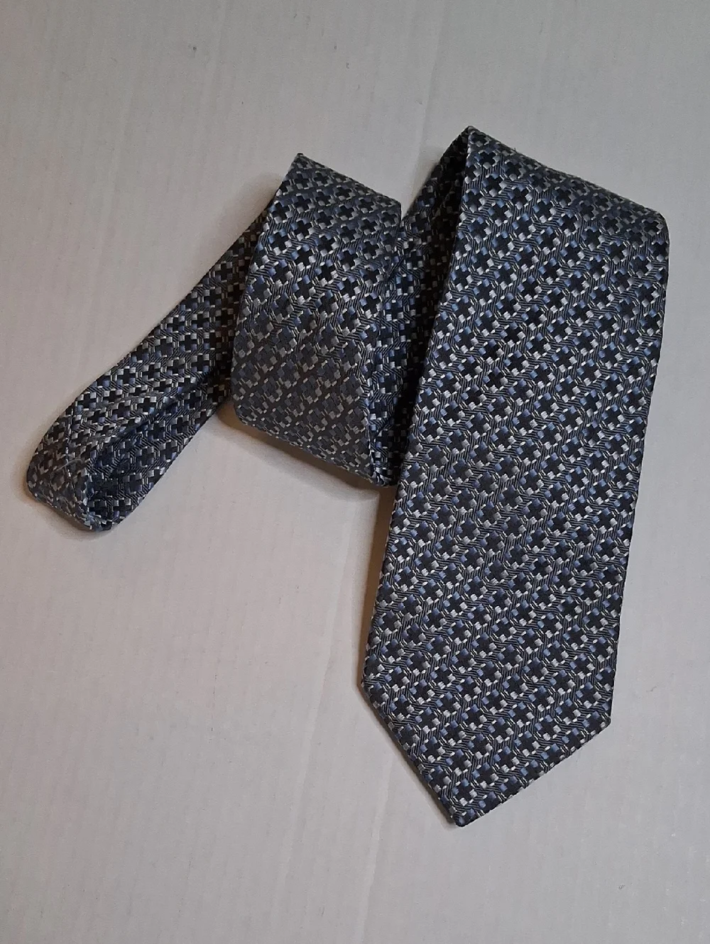 Banana Republic Gray Patterned Men's Tie with Light Blue Accents